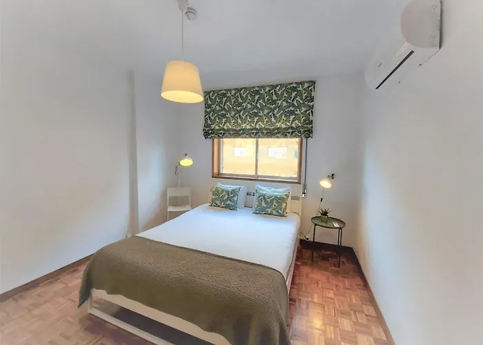 Centro - Espaçoso E Confortável - Todas As Comodidades *